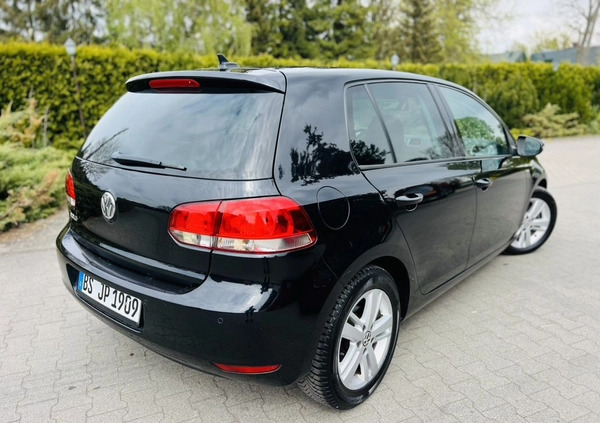 Volkswagen Golf cena 26900 przebieg: 152000, rok produkcji 2012 z Garwolin małe 379
